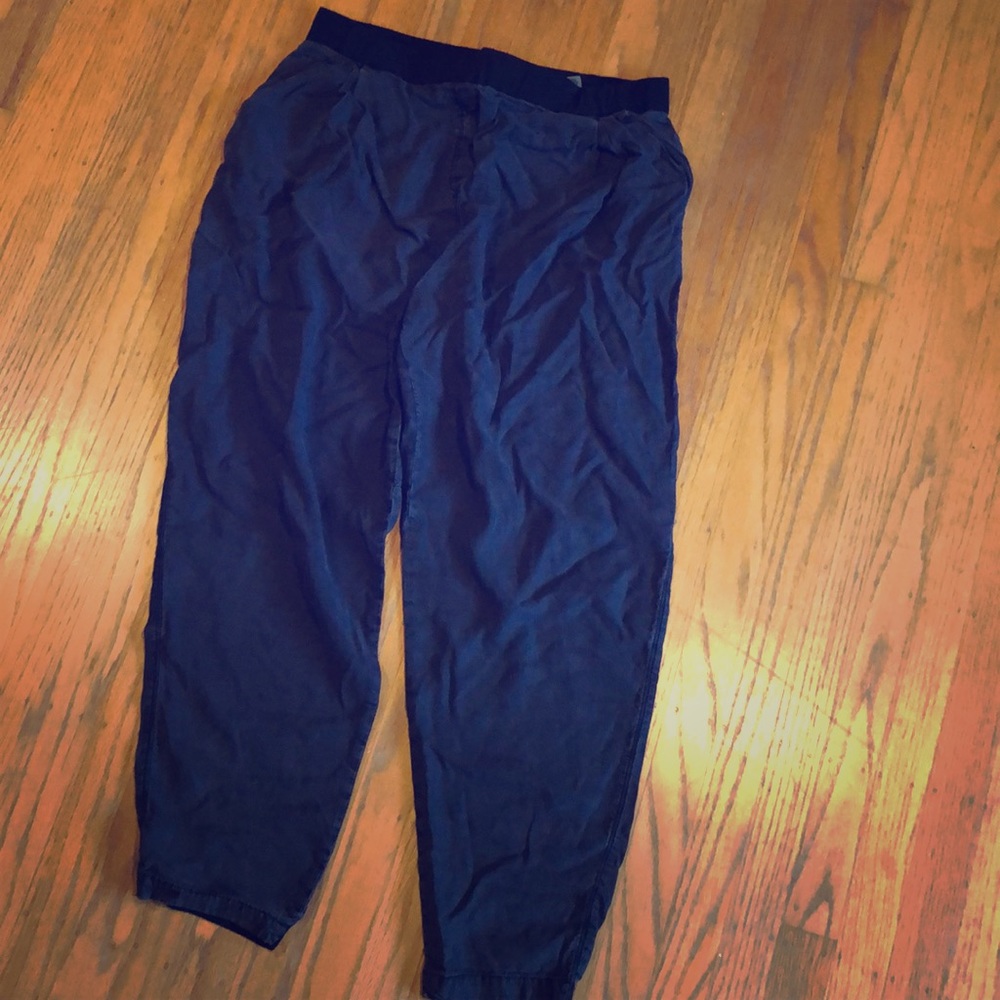 Elite Tahari size Large navy rayon joggers.